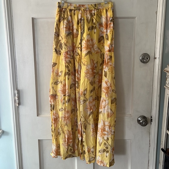 Batik Paris Chloe Laetitia Collection yellow floral palazzo pants. - Picture 2 of 5